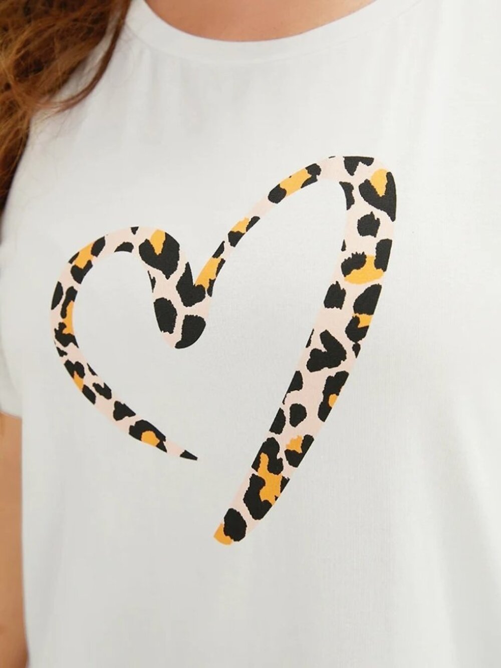 Bloomchic Leopard Heart Print Crew Neck T-Shirt White 14-16 - Picture 6 of 10